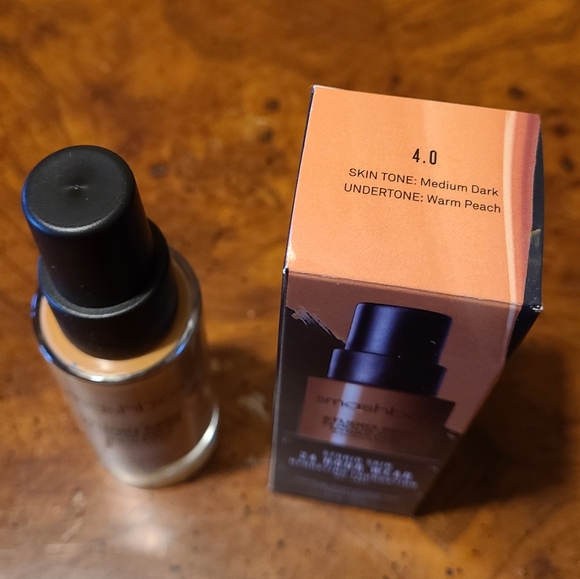 Smashbox Studio Skin 24 Hour Foundation 4.0 - Picture 2 of 3